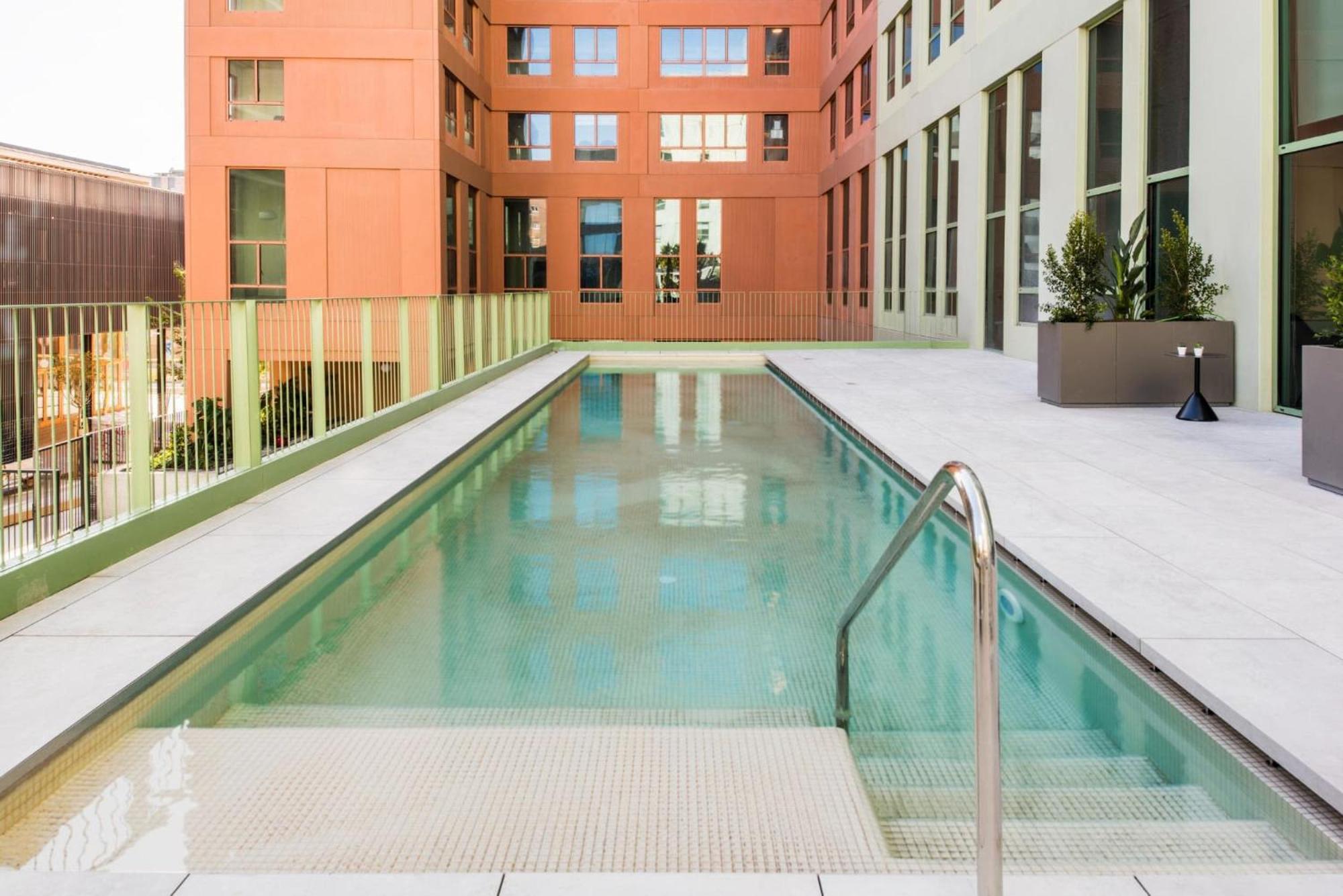 Aparto Cristobal De Moura Hall Of Residence - Only For Students In Barcelona — Fotos 1